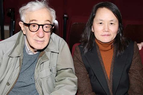 Fotografía de archivo de Woody Allen y Soon-Yi Previn durante un evento público.