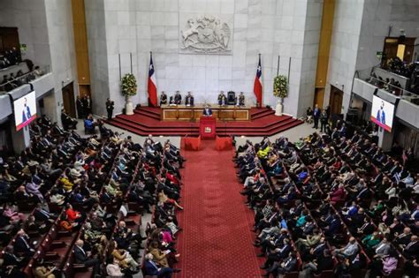Foto de Francisco Undurraga en el Congreso Nacional de Chile, en su rol de diputado