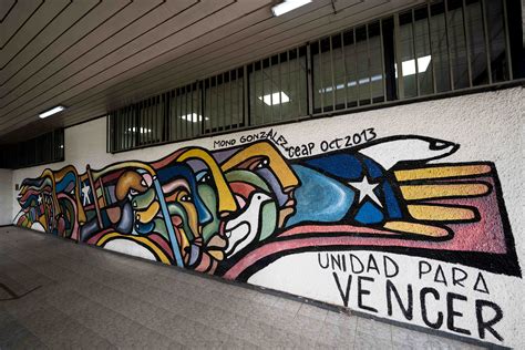 Estudiantes en el campus de la USACH, simbolizando la inclusión académica