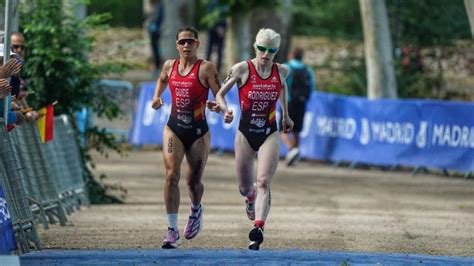 Imagen de Susana Rodríguez Gacio compitiendo en triatlón.