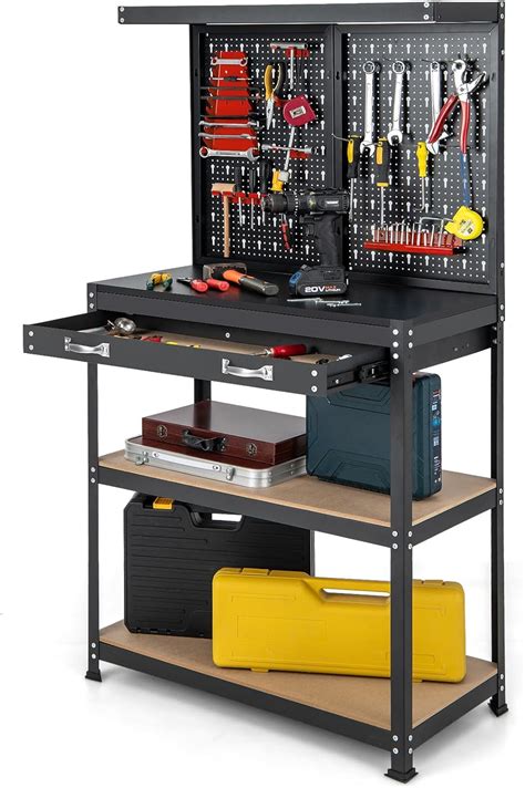 Mesa de trabajo con herramientas básicas para bricolaje