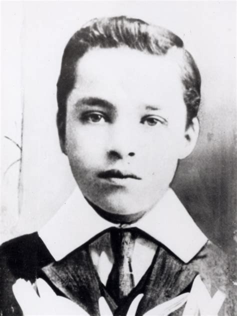 Foto de Charles Chaplin de niño o de los suburbios de Londres de la época