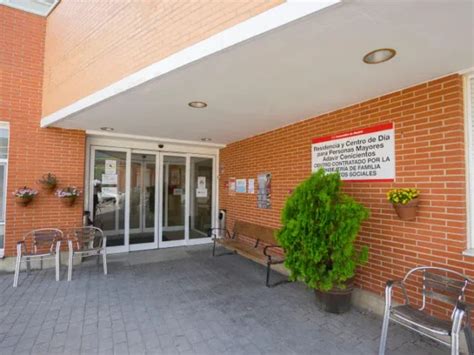Fachada o entrada de la Residencia de Ancianos Las Azucenas