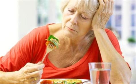 tabla resumen de los factores que contribuyen a la hiporexia en ancianos