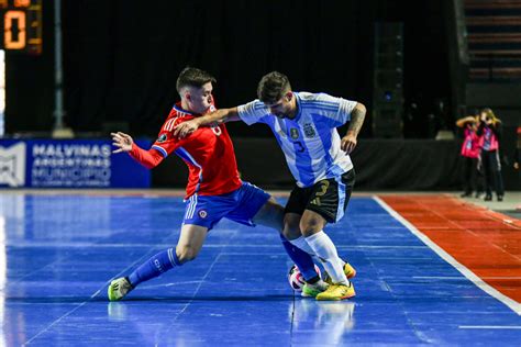 Foto temática de un partido de futsal en Chile