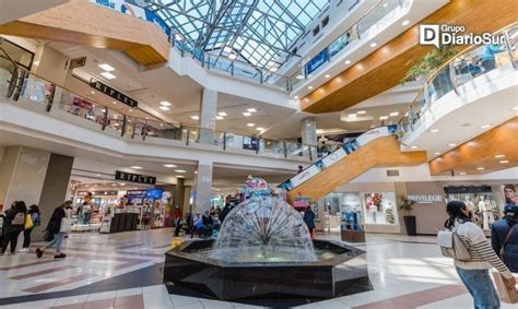 Foto interior del Mall Plaza de los Ríos, Valdivia