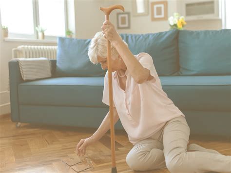 Diseño de interiores: Adaptaciones para prevenir caídas en el hogar del adulto mayor