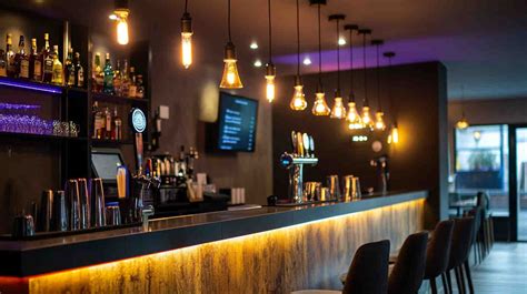 Imagen de un bar con ambiente acogedor y personas socializando