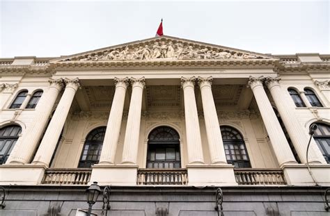 Fotografía temática: Edificio gubernamental o de oficinas en Santiago