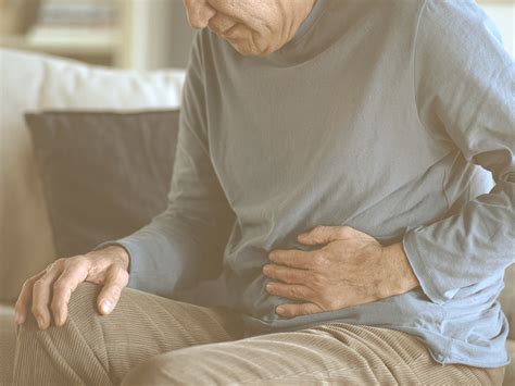 Infografía sobre consejos para prevenir el estreñimiento en personas mayores