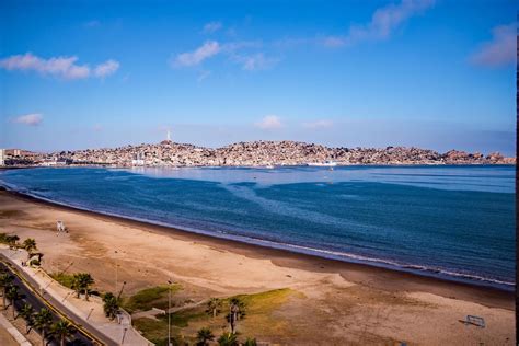 Foto panorámica de casas de vacaciones en la costa de Coquimbo o La Serena
