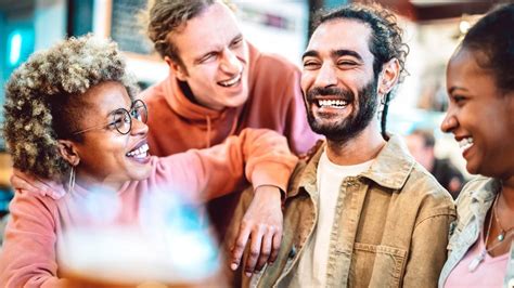 Esquema de la influencia del contexto social en el desarrollo infantil y las competencias parentales