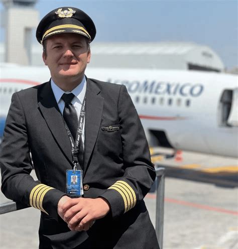 Esquema de progresión en la carrera de piloto comercial en Chile