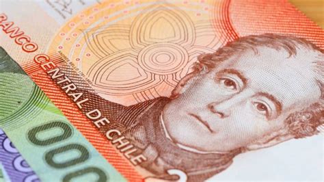 Infografía sobre los beneficios estatales disponibles para pensionados en Chile.