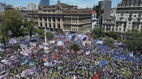 Manifestación masiva contra el sistema de AFP en Chile