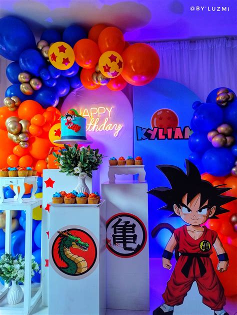 Fiesta temática Dragon Ball con elementos de música duranguense y comida