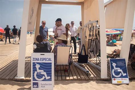 Foto: Actividades deportivas adaptadas en una playa accesible