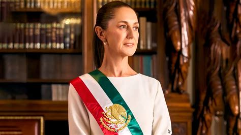 Foto de la presidenta del Club Santa Gemita, Ofelia Galindo Gallardo, en el nuevo salón