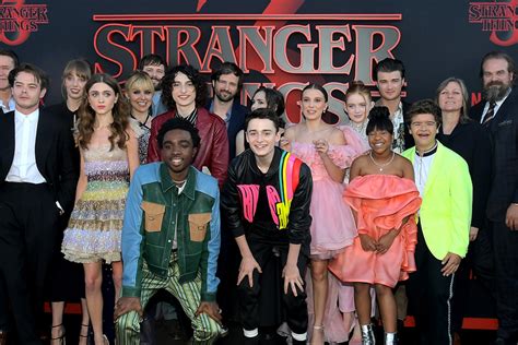 Póster oficial de la película Sword of the Stranger, mostrando a los personajes principales.