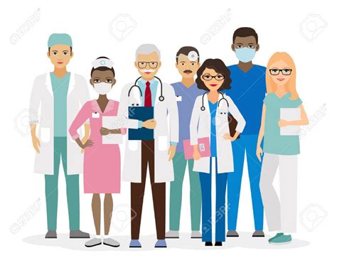 Foto de equipo multidisciplinario de profesionales de la salud con adultos mayores