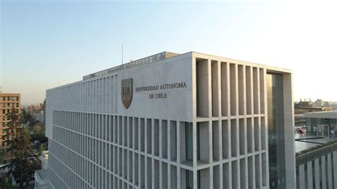 Fachada de la Universidad Autónoma de Chile en Viña del Mar