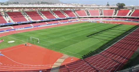 Reunión de agrupaciones sociales y autoridades en el Estadio La Portada de La Serena para analizar la inclusión y los derechos de las personas con discapacidad.