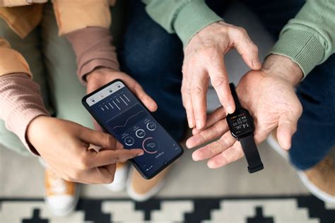 Infografía mostrando las diferentes funciones de monitoreo de salud de un smartwatch