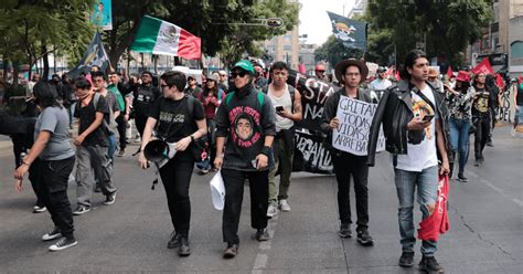 manifestantes en la marcha 