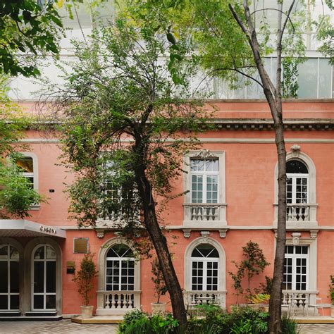 Fachada de la casona histórica de la Casa del Adulto Mayor en Avenida Constitución #585