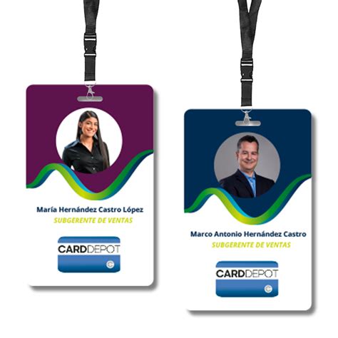 Collage de diferentes diseños de tarjetas de identificación y gafetes creados con Canva