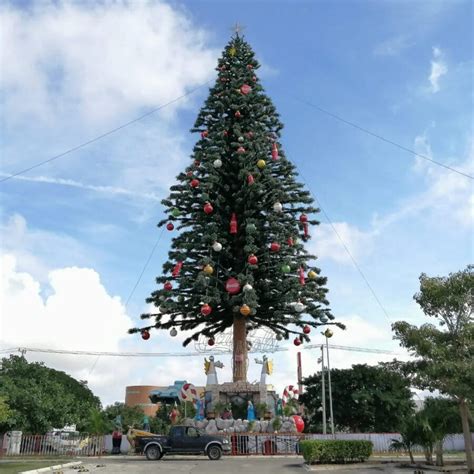 Infografía o mapa con los puntos de encendido de árboles de navidad en Vitacura