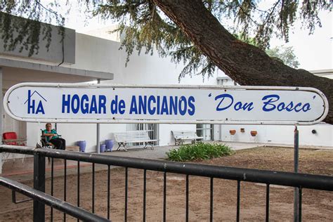 Fachada o vista exterior del Hogar de Ancianos Don Bosco en Neuquén