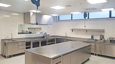 Fotografía de las nuevas instalaciones de la cocina industrial o una habitación renovada en el Hogar