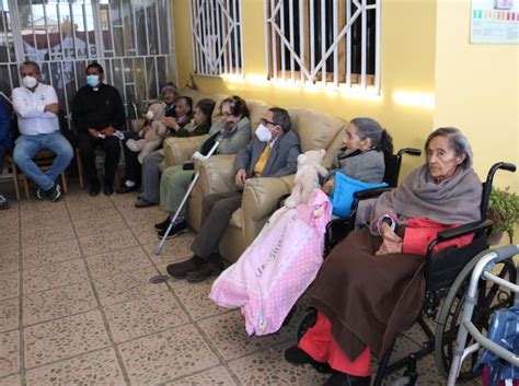 Fotografía de residentes del Hogar de Ancianos San José de Parral