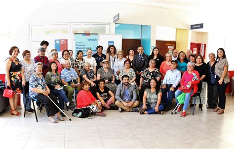 Infografía que resume los programas y alianzas del Centro Diurno para adultos mayores