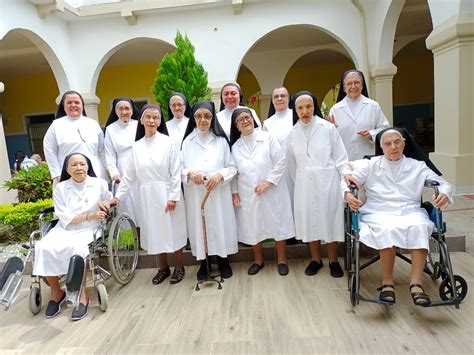 Interior del Asilo San Antonio con áreas comunes o enfermería