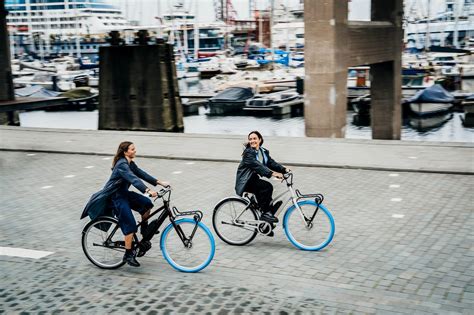 Foto: Ciclistas en bicicleta tándem