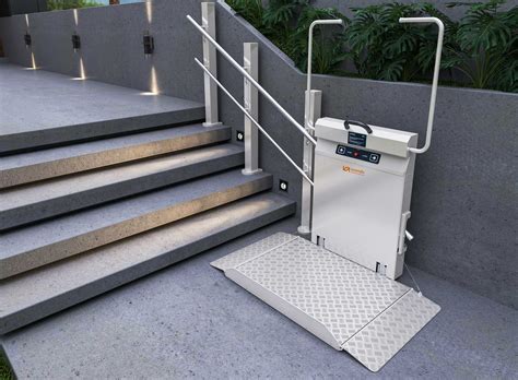 Esquema de un salvaescaleras de plataforma siguiendo el recorrido de una escalera curva