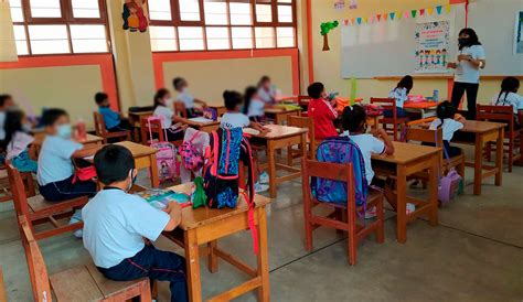Fotografía: deficiencias en infraestructura escolar o ilustración de necesidades básicas en una escuela