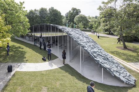 El Serpentine Gallery Pavilion erigido por Radić en Londres