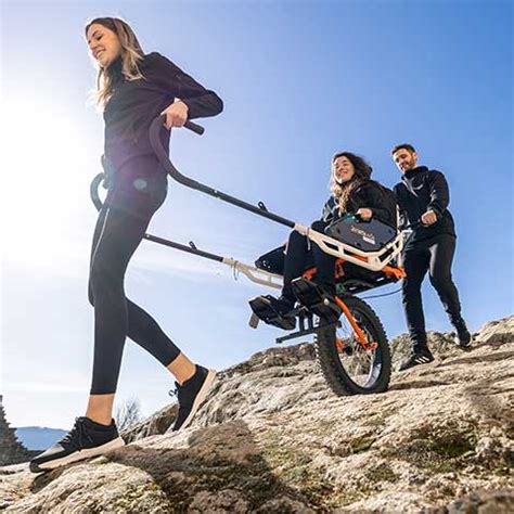 Silla de ruedas Joëlette en un sendero de la Patagonia