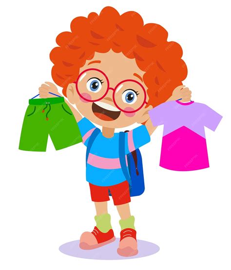 Niño feliz eligiendo un pijama con sus personajes favoritos
