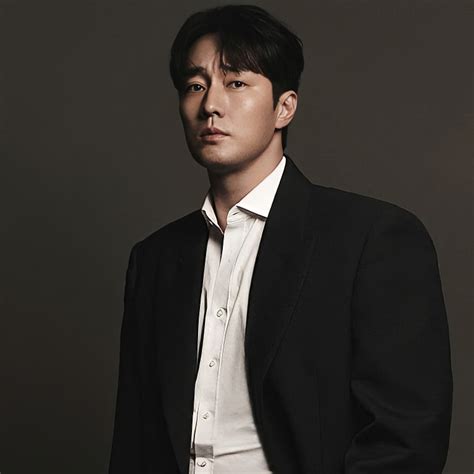 Retrato de So Ji Sub