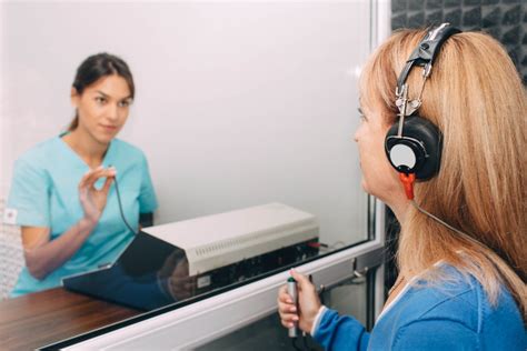 Un audiómetro mostrando los resultados de una audiometría tonal.