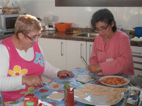 Esquema de las instalaciones de una vivienda tutelada para adultos mayores, mostrando áreas comunes y privadas accesibles.