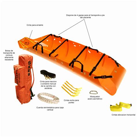 Equipo de rescate extrayendo a persona con camilla en terreno montañoso