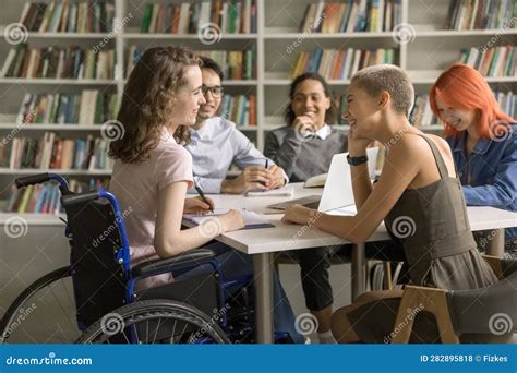 Estudiante con discapacidad accediendo a la educación superior