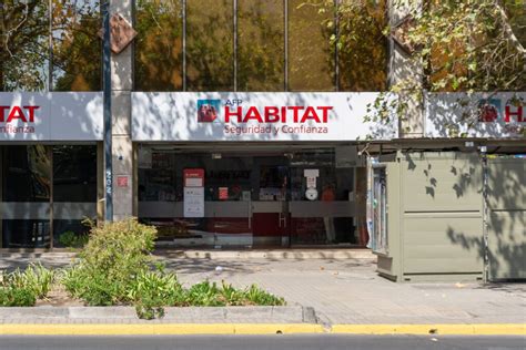 Fotografía de la oficina móvil de AFP Habitat en atención a público