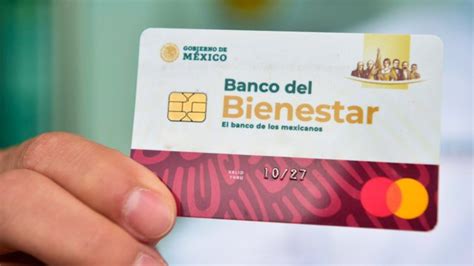 Esquema: Flujo de entrega de la Pensión para el Bienestar, destacando la eliminación de intermediarios y el uso de la tarjeta bancaria.