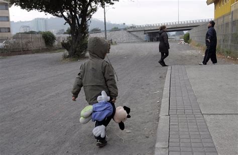 Infografía mostrando los pasos del operativo médico público-privado para niños del SENAME.